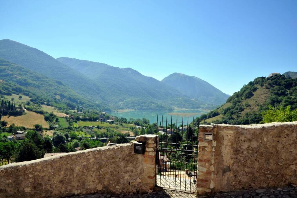 Stanza Con Terrazzo Vista Lago - Lakeholiday 卡斯泰尔迪托拉 外观 照片