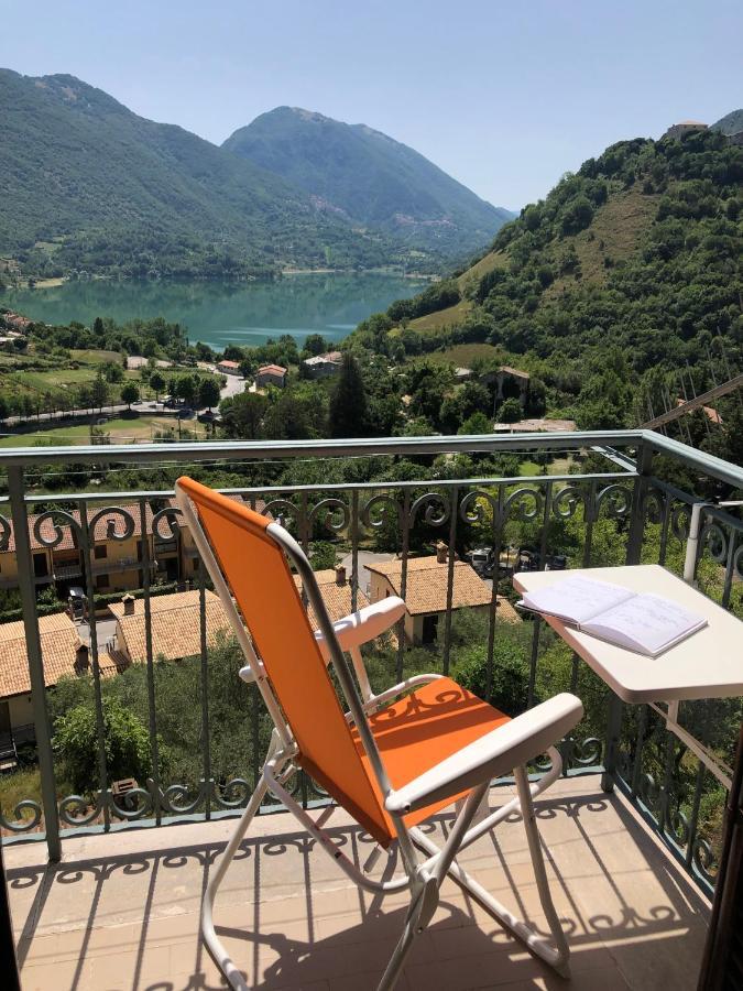 Stanza Con Terrazzo Vista Lago - Lakeholiday 卡斯泰尔迪托拉 外观 照片