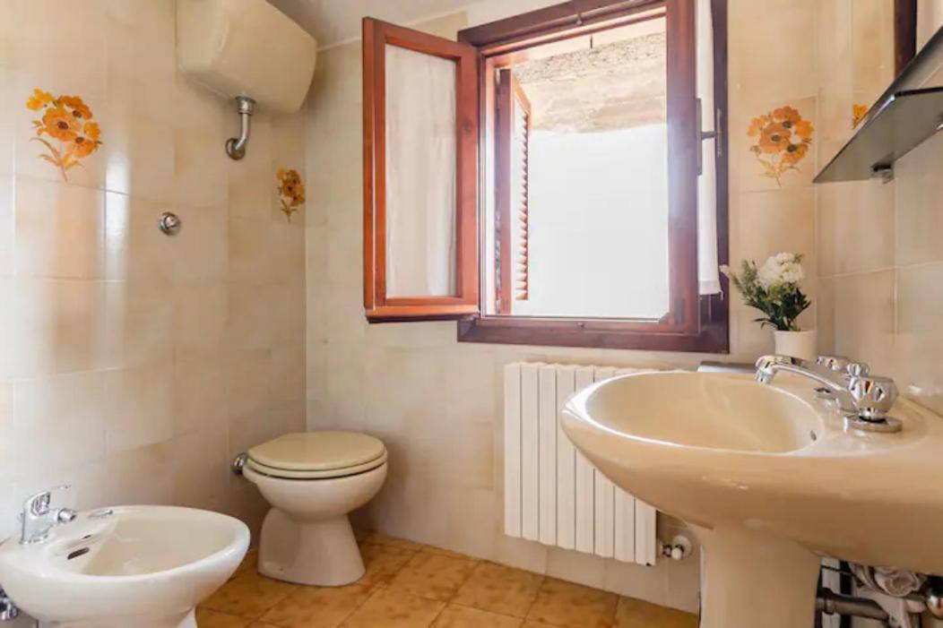 Stanza Con Terrazzo Vista Lago - Lakeholiday 卡斯泰尔迪托拉 外观 照片