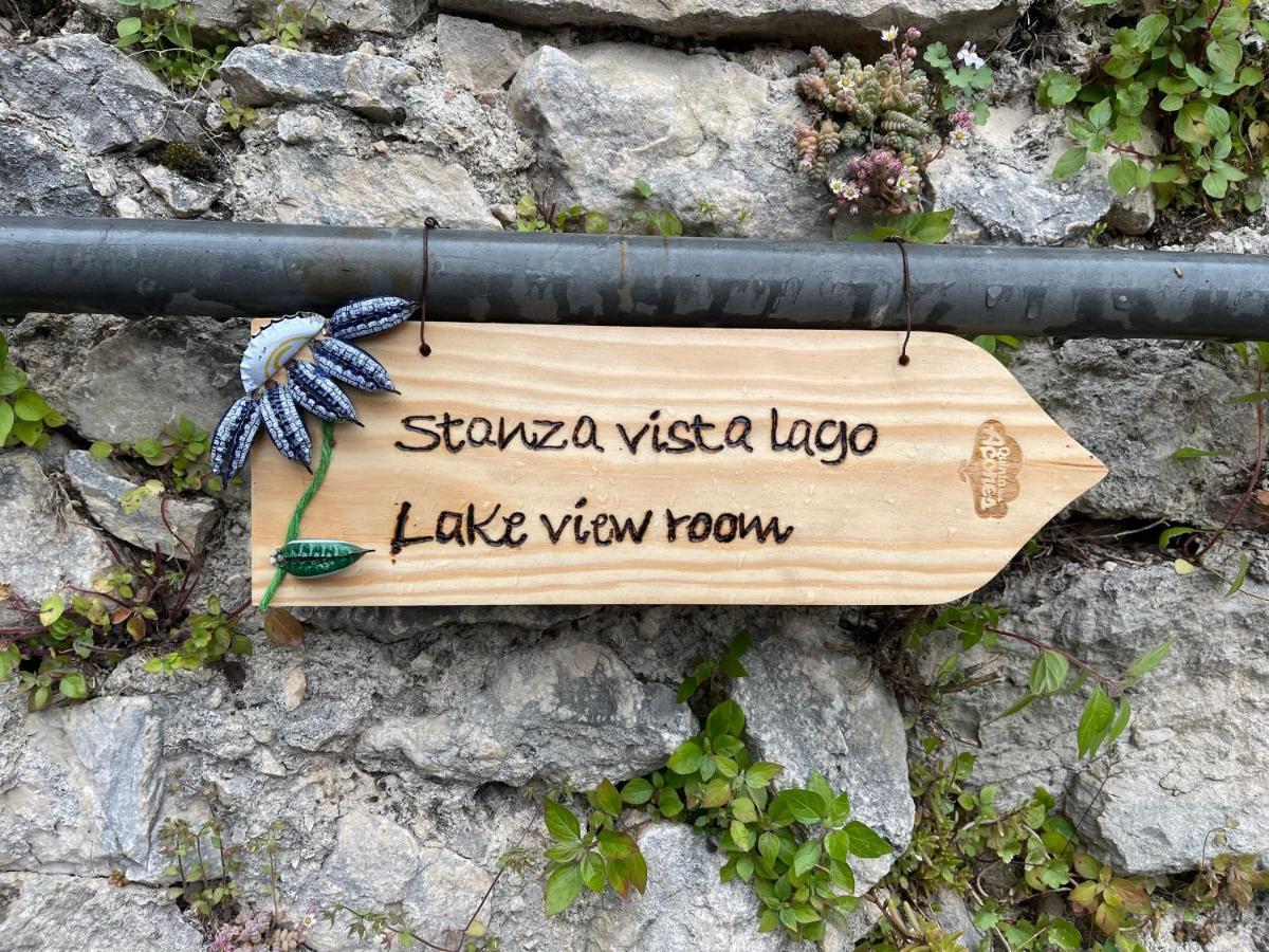 Stanza Con Terrazzo Vista Lago - Lakeholiday 卡斯泰尔迪托拉 外观 照片